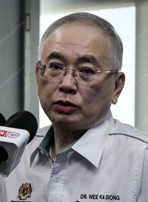 DATUK SERI DR WEE KA SIONG