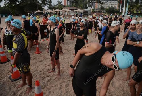 IRONMAN 70.3 DESARU COAST