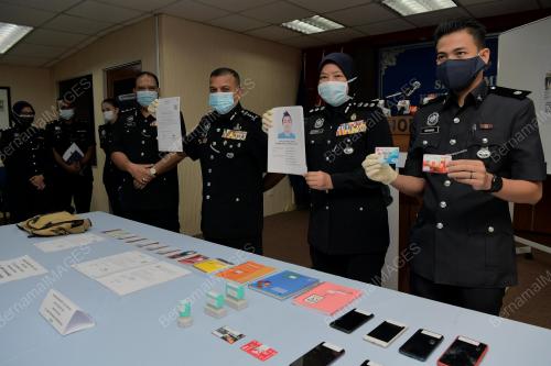 DATUK AYOB KHAN MYDIN PITCHAY