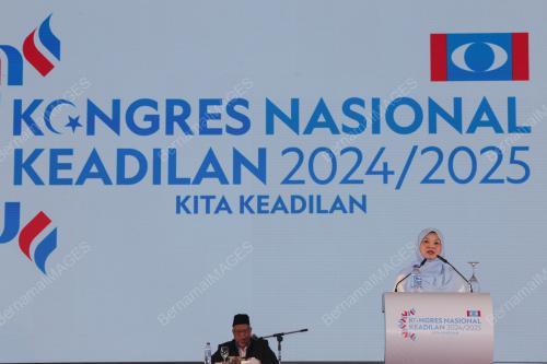 FADHLIANA SIDEK