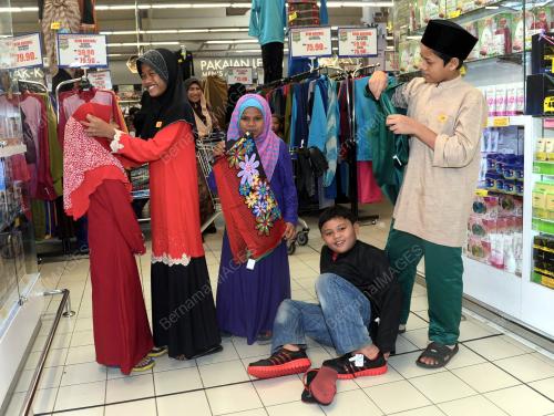 JB07_24062016_BANTUAN_RAYA