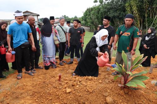 MOHAMAD NORZUHAIRI NOORISNIEN