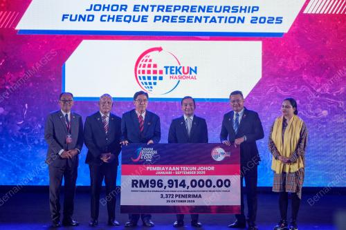 DATUK ONN HAFIZ GHAZI