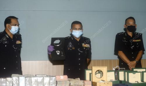 DATUK AYOB KHAN MYDIN PITCHAY