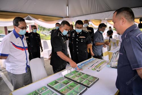 DATUK AYUB KHAN MYDIN PITCHAY