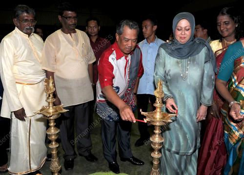 TAN SRI MUHYIDEEN YASSIN