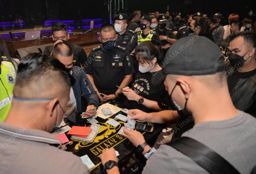 DATUK KAMARUL ZAMAN MAMAT