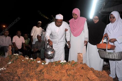 JB07_29122016_JENAZAH_KEBUMI