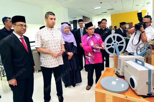 JB07_30092014_PERPUSTAKAAN_ZARITH