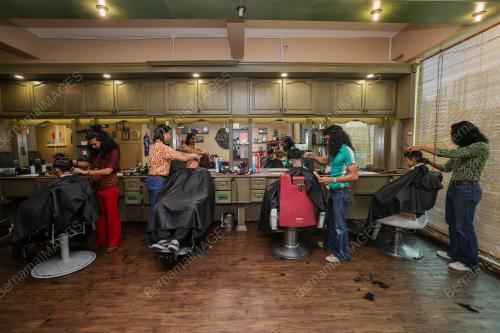 KEDAI GUNTING RAMBUT BERTEMAKAN 70an