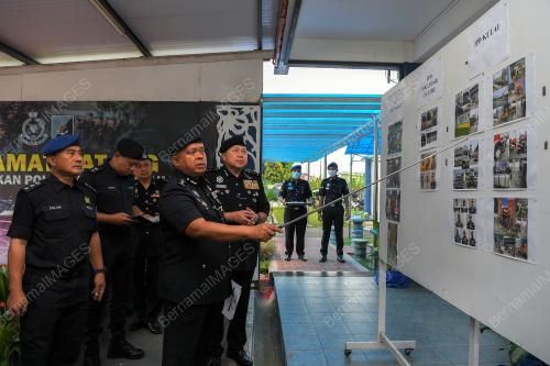 DATUK KAMARUL ZAMAN MAMAT 