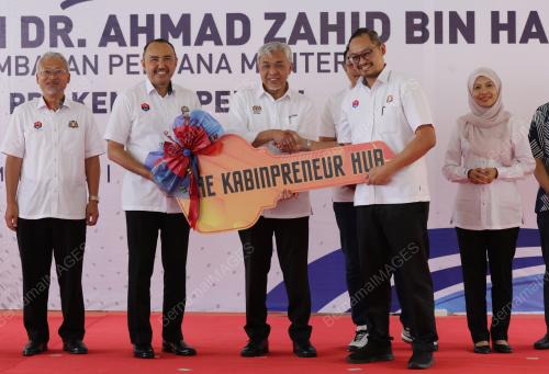 DATUK SERI DR. AHMAD ZAHID HAMIDI