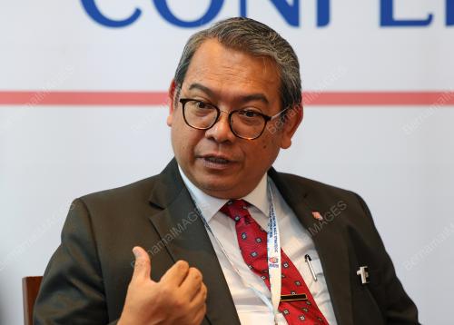 DATUK ROSLAN ABDUL RAHMAN