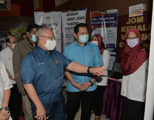 DATUK SERI DR ADHAM BABA
