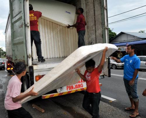 JB08_06112012_BANTUAN