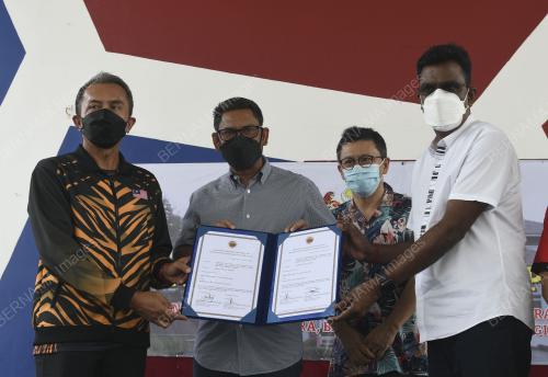 DATUK SERI AHMAD FAIZAL AZUMU