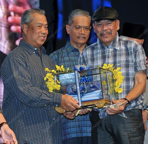 JB08_09012015_JASA_DIKENANG