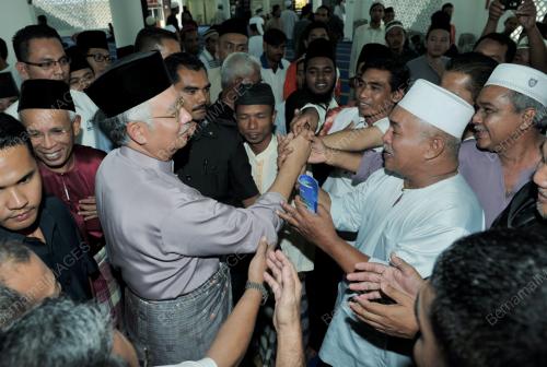 JB08_09032012_SOLAT_JUMAAT_1