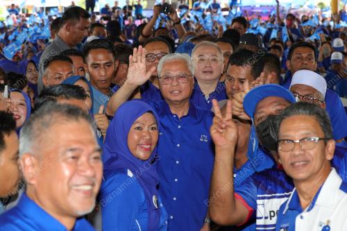 DATUK SERI ISMAIL SABRI YAAKOB 