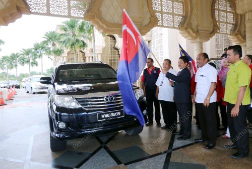 JB08_11022016_DATUK_ISMAIL