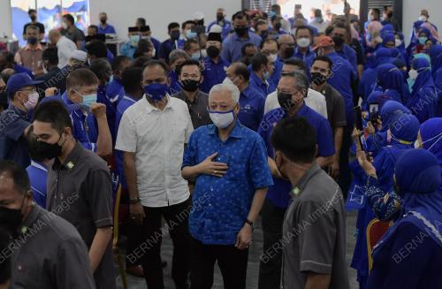 DATUK SERI ISMAIL SABRI YAAKOB