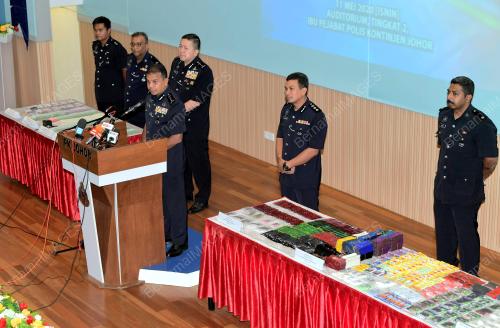 DATUK AYUB KHAN MYDIN PITCHAY