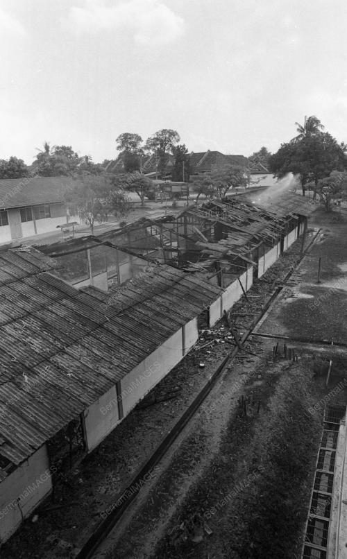 JB08_11082015_KEBAKARAN_SEKOLAH