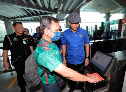 DATUK SERI KHAIRUL DZAIMEE DAUD