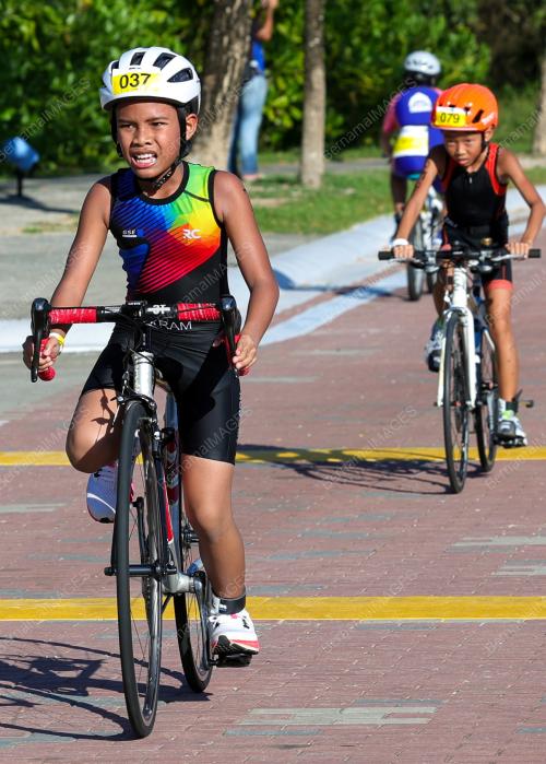 IRONMAN 70.3 DESARU COAST