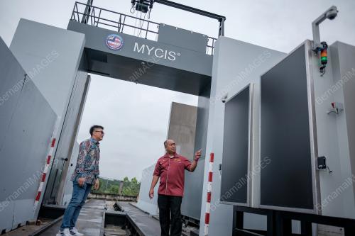 UTM BINA ALAT PENGIMBAS AI