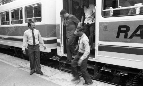 JB08_13081984_RAILBUS