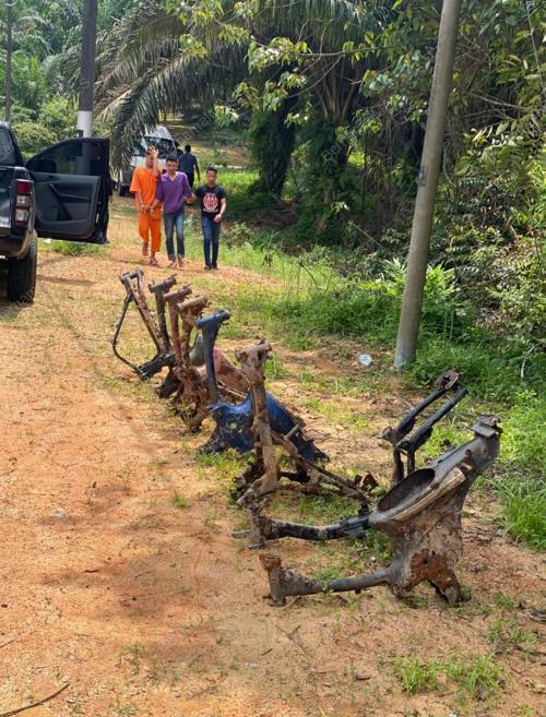 CURI MOTORSIKAL