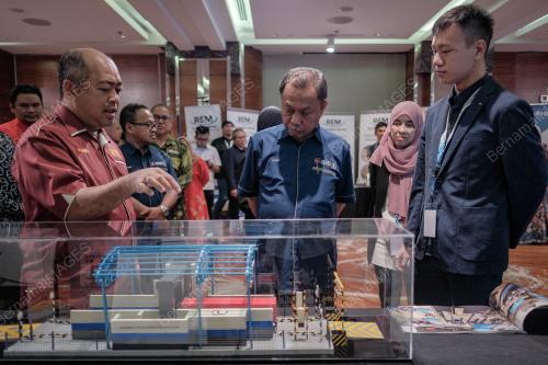 DATUK MOHAMMAD YUSOF APDAL