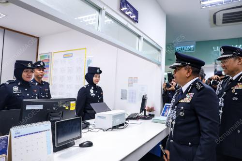 TAN SRI AYOB KHAN MYDIN PITCHAY