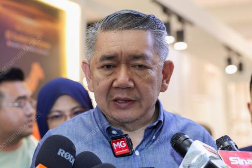 DATUK SERI SALAHUDDIN AYUB