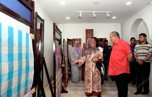 JB08_18112018_GALERI_TENUN