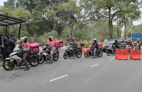UNIVERSITI TEKNOLOGI MALAYSIA