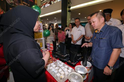 DATUK CHAN FOONG HIN