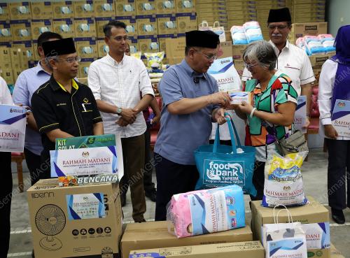 SENATOR DATUK DR MOHD NA'IM MOKHTAR