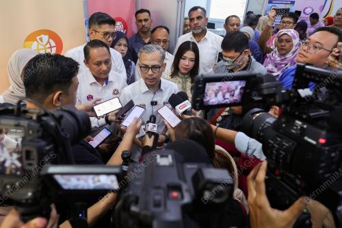 DATUK FAHMI FADZIL