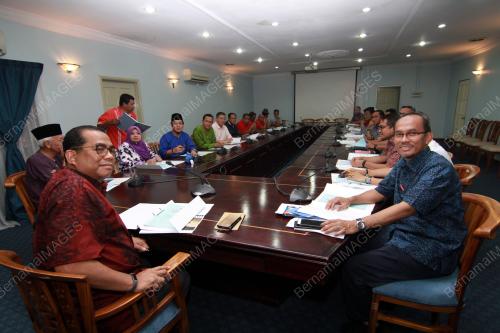 JB08_21052018_MESYUARAT_UMNO