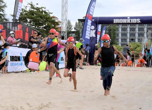 IRONMAN 70.3 DESARU COAST