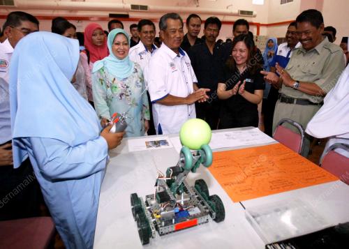 MUHYIDDIN YASSIN