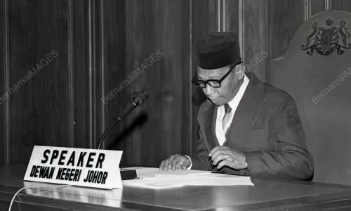 ANGKAT SUMPAH