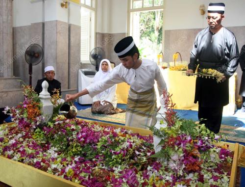 TUNKU ABDUL JALIL