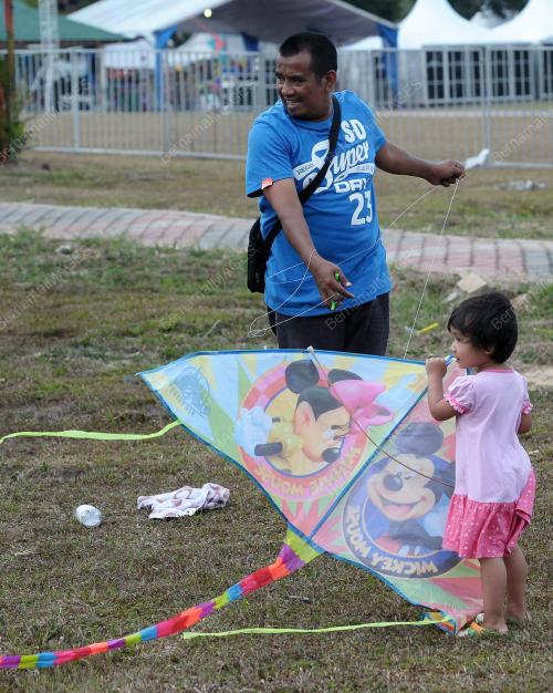 JB08_25022015_LAYANG-LAYANG