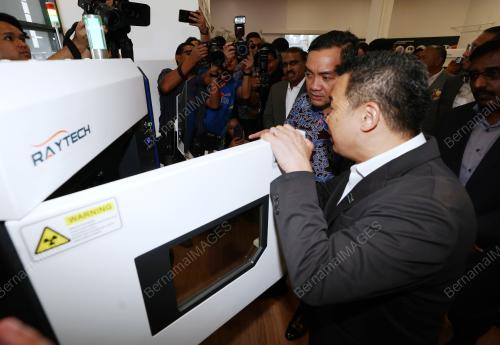 DATUK ONN HAFIZ GHAZI