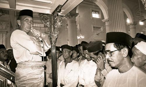 SULTAN JOHOR SEMBAHYANG HARI RAYA AIDILFITRI