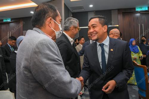 DATUK ONN HAFIZ GHAZI  