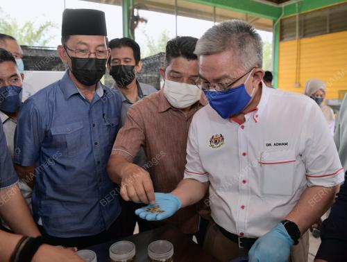 DATUK SERI DR ADHAM BABA